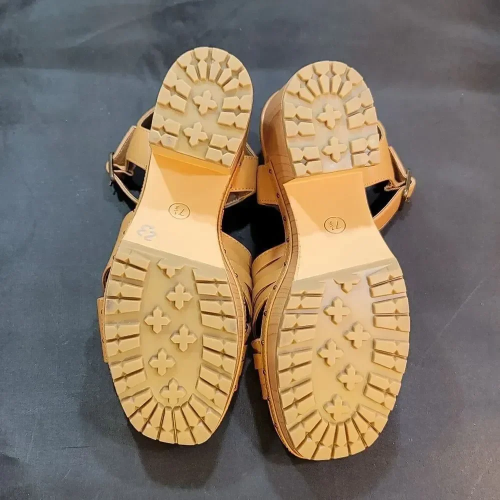 BRAND NEW REPORT BLOCK-HEEL ADJUSTABLE BUCKLE STRAP SANDAL
